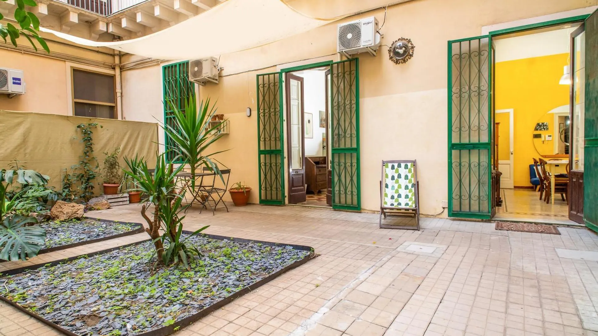 Saranton House - Catania City イタリア