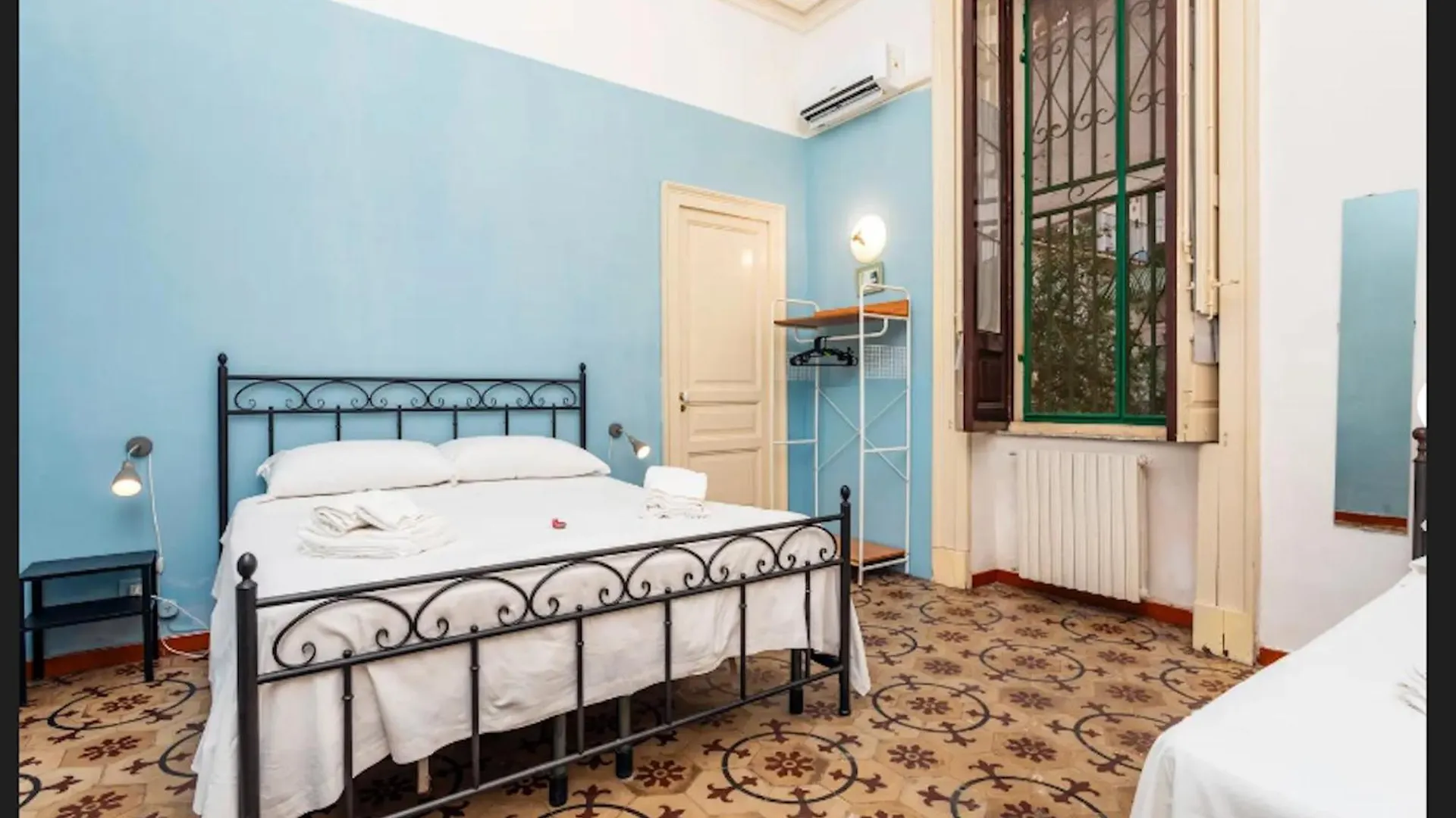 Saranton House - Catania City